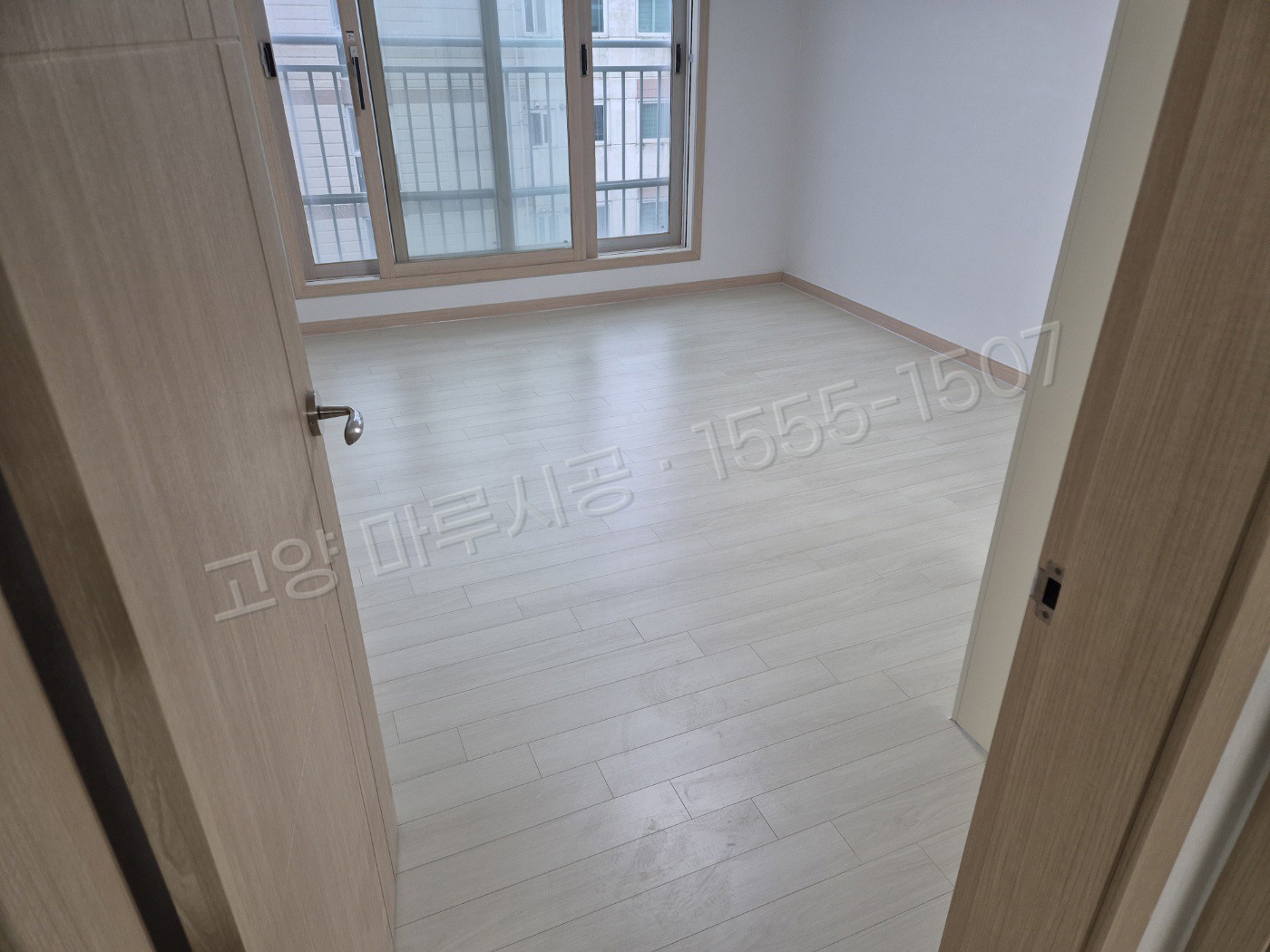 고양 덕양구 강매동 강마루 디앤메종 식스팩3.5 쉐넌화이트 바닥공사 마루시공업체 시공 후
